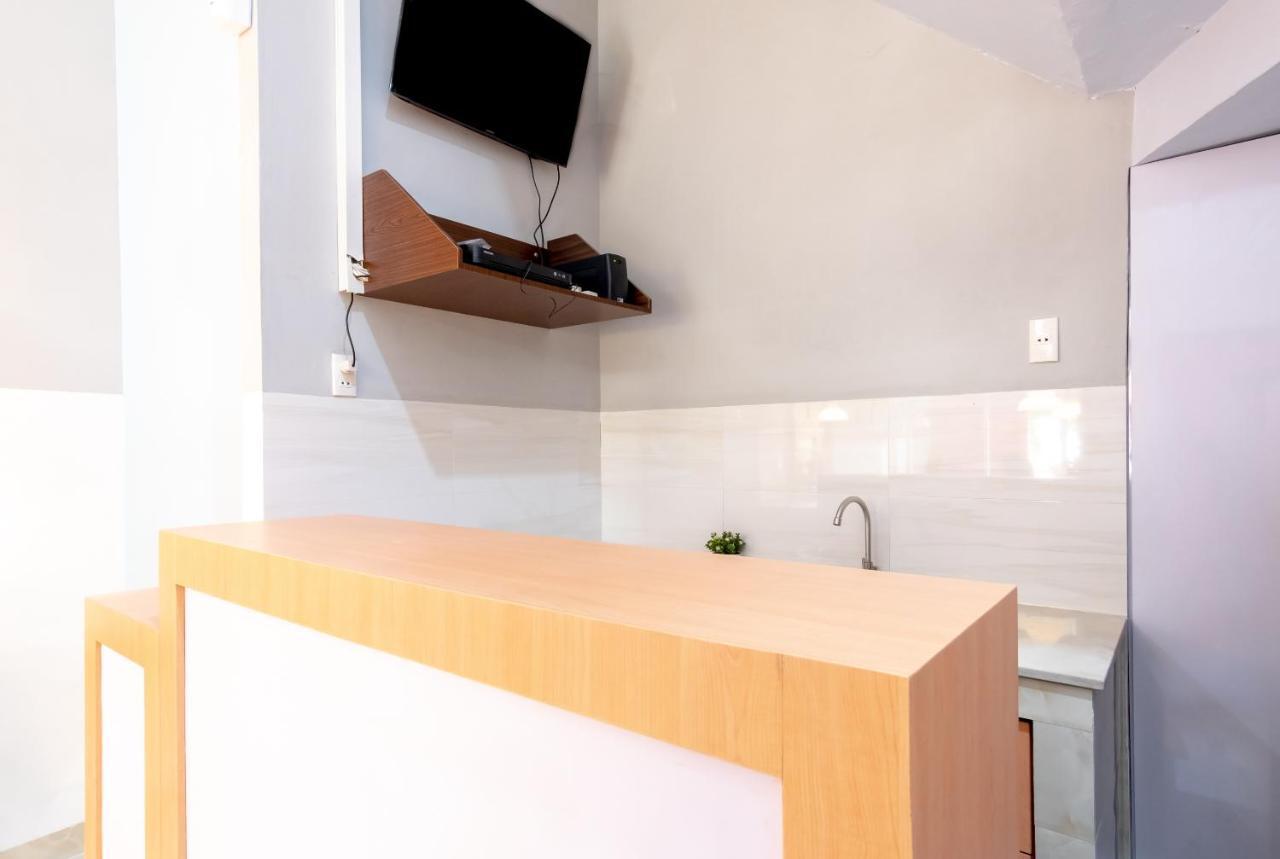Oyo 1557 Bungas Guest House Medan Eksteriør billede