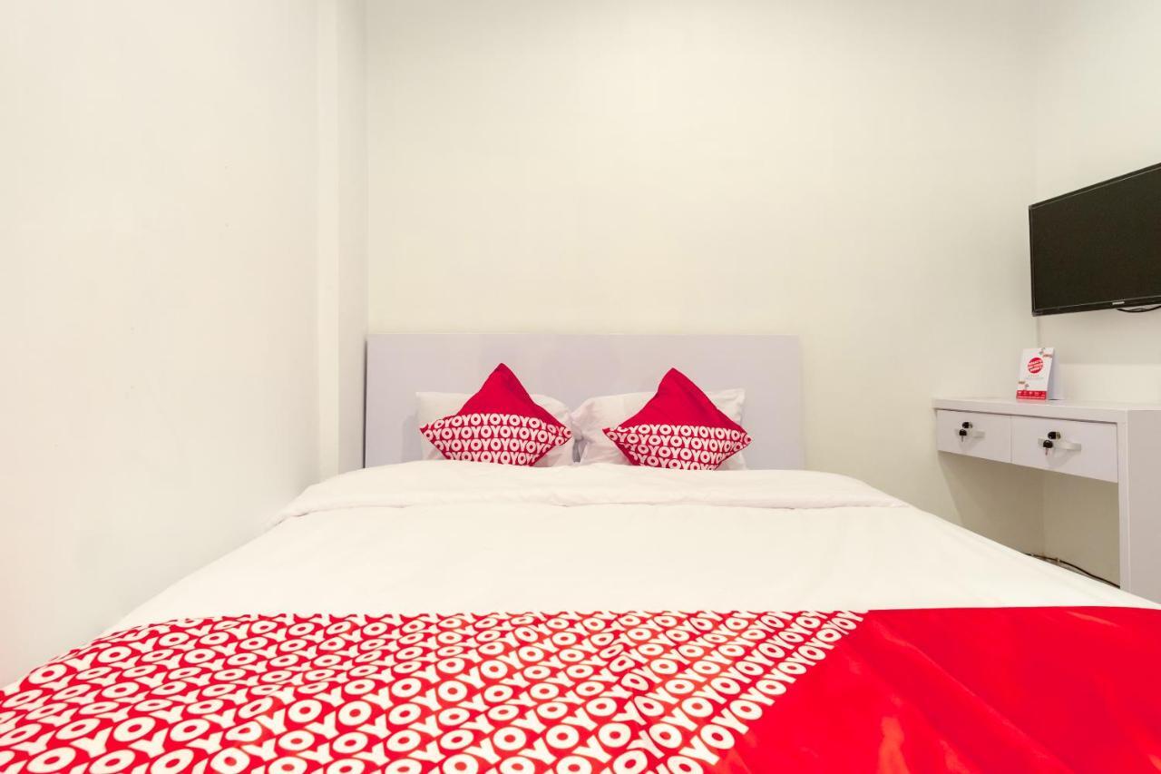 Oyo 1557 Bungas Guest House Medan Eksteriør billede